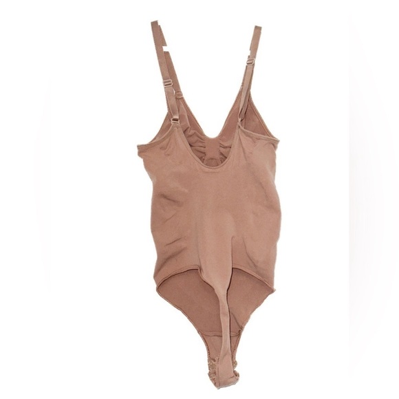 SKIMS SEAMLESS SCULPT THONG BODYSUIT IN SIENNA COLOR. STILL IN BOX. - Picture 4 of 5
